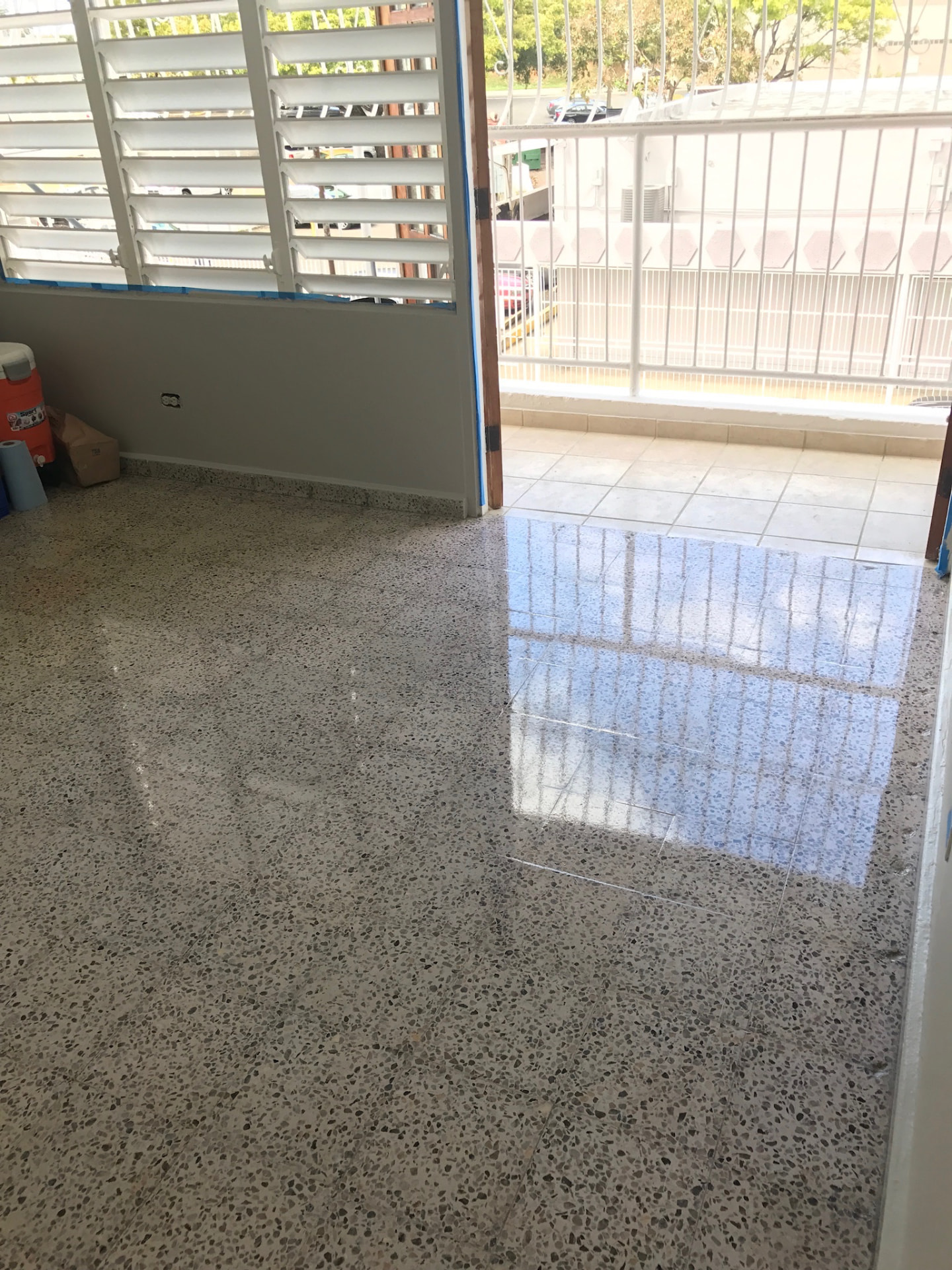 Piso de terrazo restaurado y pulido en Puerto Rico